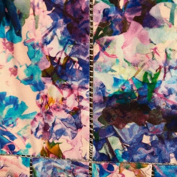 Parker Flower dress - Picture 2 of 3